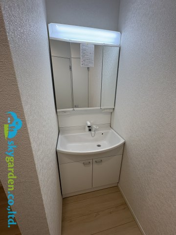 独立洗面台、朝の身支度には欠かせません
