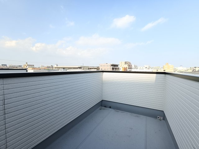 【ルーフバルコニー】　開放感が魅力のルーフバルコニー付なので、夜空を独り占めすることもできます！