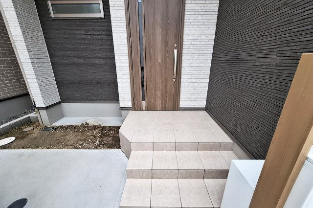 玄関アプローチ