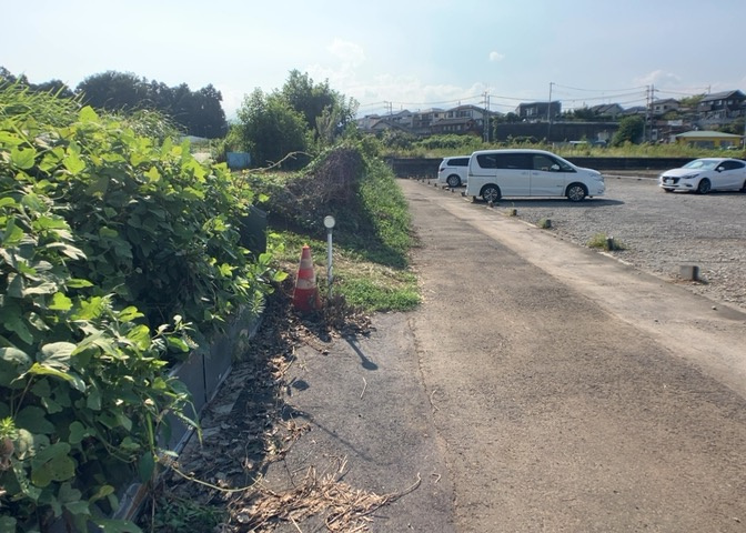 土地を買う際、住む地域の自治体や福祉の補助制度にも注目してみましょう。子供や老人の医療補助やゴミ出しのルールなど、自治体によってルールに大きな違いがあるため、暮らしやすい土地で判断するとよいでしょう。