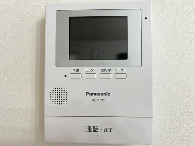 訪問者の顔が確認できるモニター付きインターフォン☆