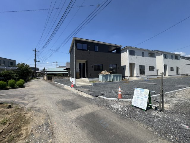 現地写真　西側接道幅員約4ｍ