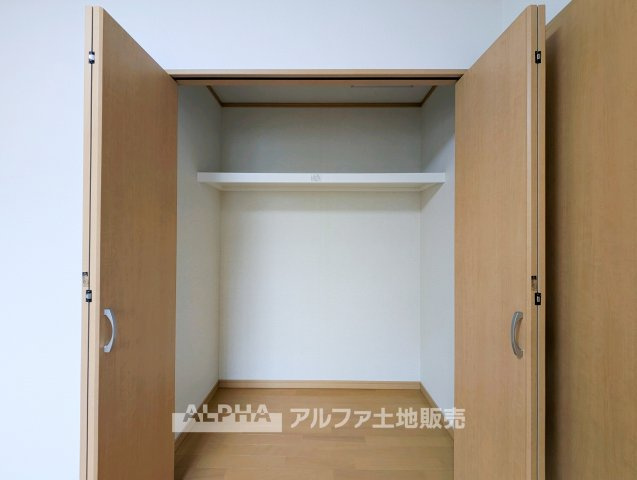 【Go　filled　with　memories】　◆ありったけの◆住空間をよりよくするためには大切な収納スペース。時が経ち思い出がここに詰まっていく。