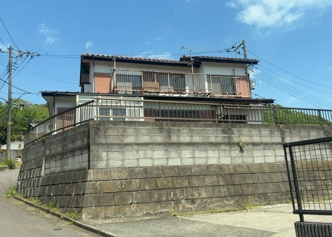 土地探しをしていると都市計画区域という言葉を目にすると思います。法律によって、都道府県知事や国土交通大臣が指定するエリアのことを指しており、都市計画区域は市街化区域と市街化調整区域に分けられています。