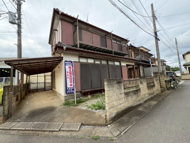 南西角地で陽当り良好！当社では一級建築士による無料の間取りプランの作成も承ります。お気軽にご相談下さい(*^_^*)