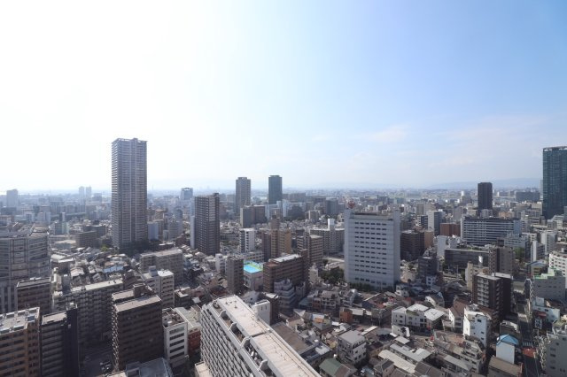 【物件からの展望】お部屋からは大阪のシティービューを望めます◎