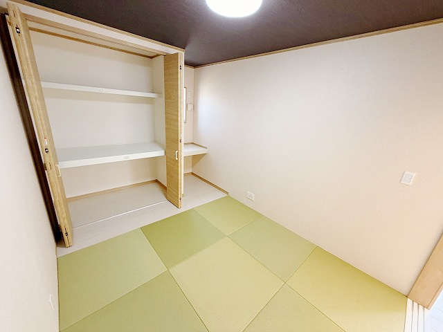 1階和室。畳のお部屋はくつろげる空間！