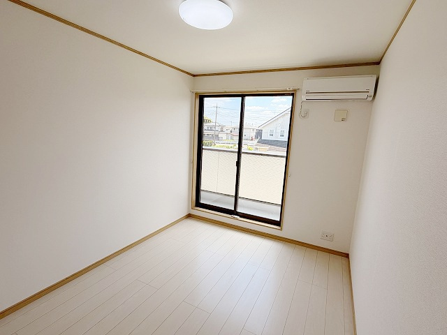 南向きの明るい洋室です！