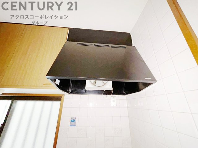 パワフルな吸引力で調理中の臭気等をしっかり処理してくれ、室内を快適に保ってくれます。
