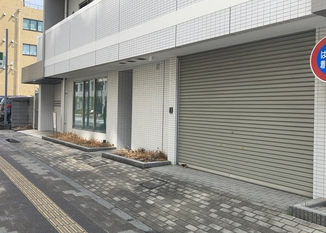 物件によっては、入居者が個人的に使用できる専用庭がついているものもあります。また、住宅の中にある土間の部分を庭と呼ぶこともあります。庭の用途は住む人によって変わり、それによってデザインもさまざまです。