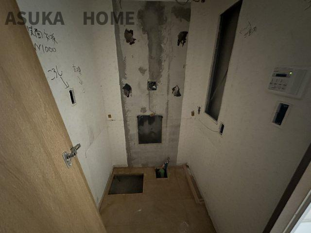 実は後から付けようとすると大変な設備のひとつです。暖房乾燥機付きの為、冬も快適ですよ。