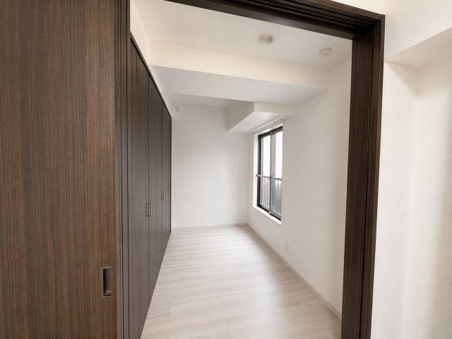 個人の部屋や寝室として使える洋室です