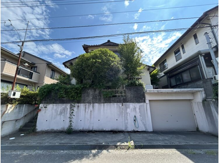 ゆとりの敷地　約65坪！8DKの広々空間。
