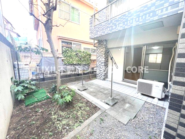 家庭菜園やガーデニング等楽しみ方がたくさんの専用庭付きのお部屋です。