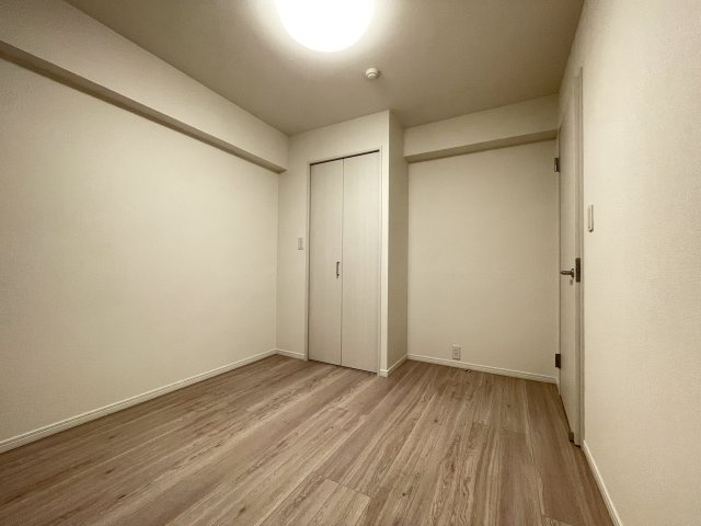 シンプルな洋室は、幅広い用途でお使いいただけます。　