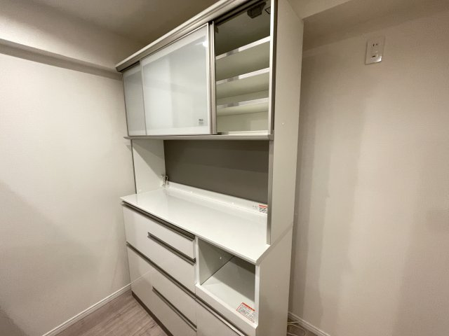 収納力もあり、キッチン周りもスッキリと片付きます。　
