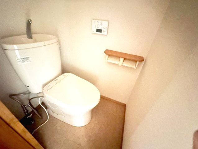 温水洗浄便座のトイレです。