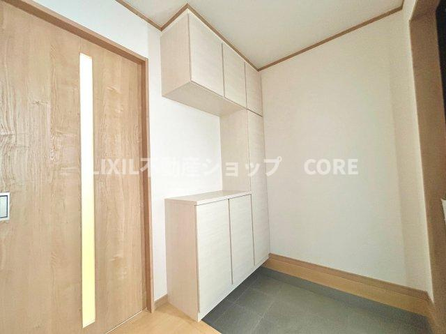 玄関ホールがスッキリ広々としていると帰る時も出ていく時も気持ちが良いものです！