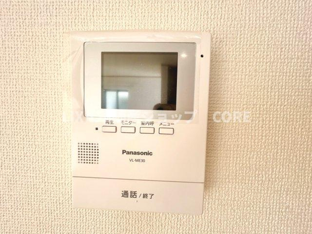 「見える安心」をカタチにしました。誰が来てもわかる様にモニター付きインターホン！