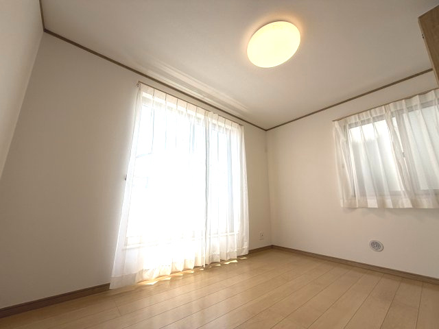 洋室～子供部屋としてはもちろん、書斎や趣味の部屋など多目的に活用できます。