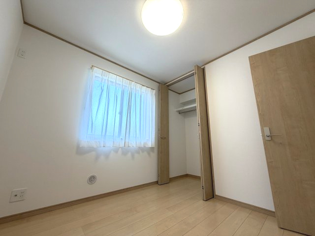 プライベート空間に最適な洋室。子供部屋としてはもちろん、書斎や趣味の部屋など多目的に活用できます。