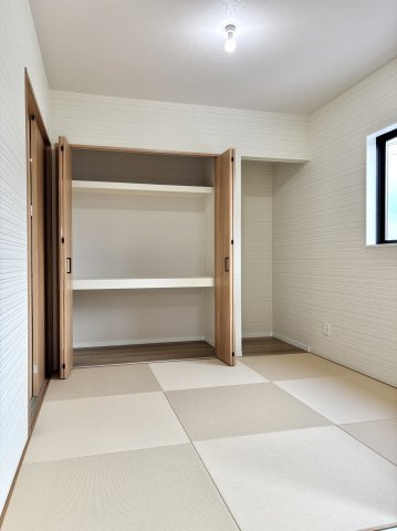 1階和室4.5帖です。急な来客時にも良いですね