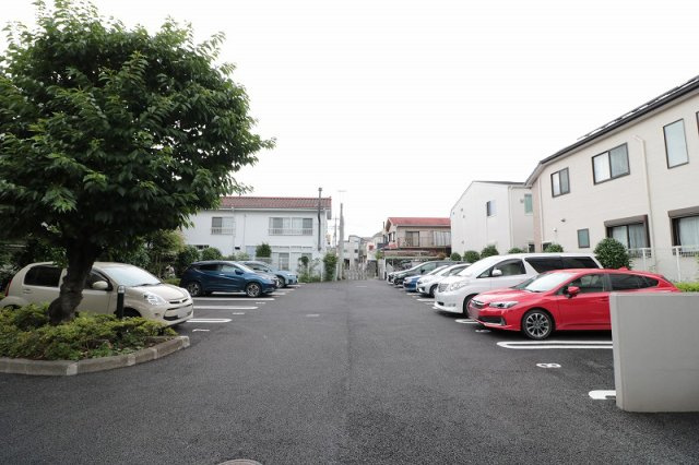 徒歩10分圏内にスーパーが充実しお買い物ラクラク。