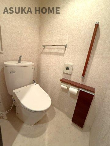新規交換済ウォシュレット内蔵の最新トイレ設備です♪
