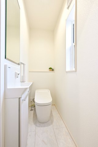 【練馬区立野町 最終1棟 オール電化×ハイグレード住宅のトイレ】