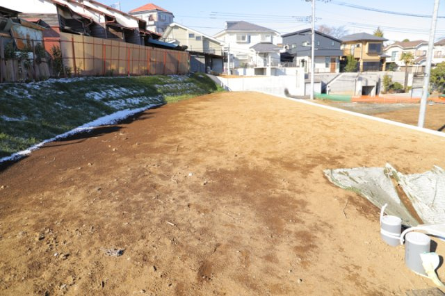 物件の詳細については、現地を見てわかること以外に、役所や法務局などで調べないとわからないことがあります。そのため、現地に行く場合は、もしこの物件を買ったらどのような生活ができるかをイメージしましょう。