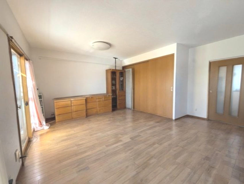 【本画像は居住者様の家具をCGで消した画像であり、現況と異なる可能性がございます。】