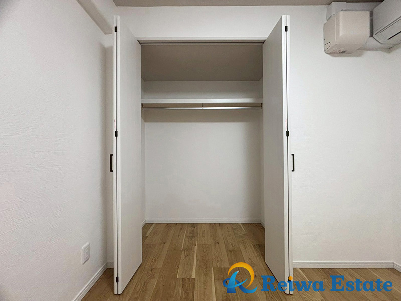 家族それぞれの部屋に収納があるため、個人の持ち物を整理しやすくなります。　