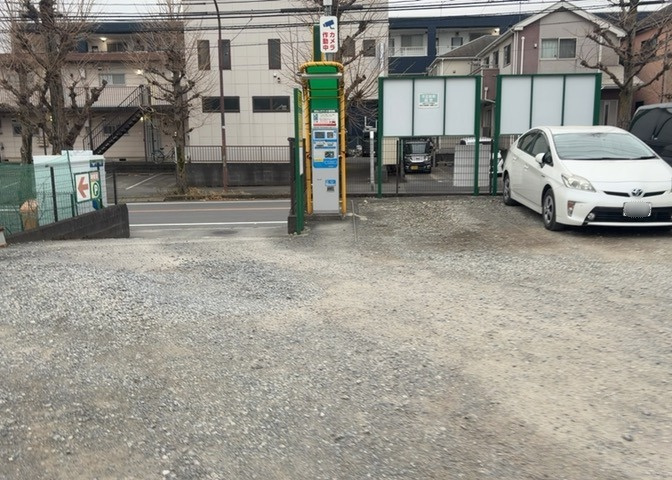 土地の形が極端に長細かったり、狭小地、あるいは道路との高低差がある傾斜地だった場合、後々売ろうとしても買い手がつかない場合もあります。後々、売却することになった時に価値の下がらない土地を選びましょう。