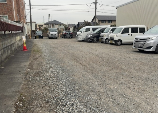 人が暮らすうえで日光は大切な要素となります。日当たりの良さは譲れないポイントですね。併せて近くに大きな建築物の建築予定がないか、あるいはそれが可能な土地が近くにないか事前に確認することもお勧めします。
