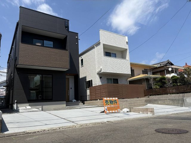 外観：322000557956