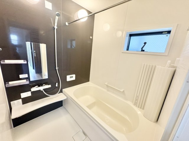 追炊き機能でいつでも暖かいお湯が楽しめます。湯船にゆっくり浸かり癒しのバスタイムを♪
