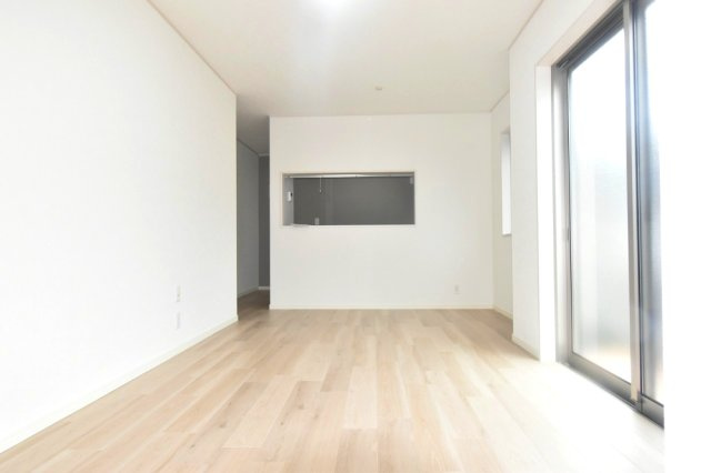 家族のコミュニケーションが広がる、居心地の良いリビングです