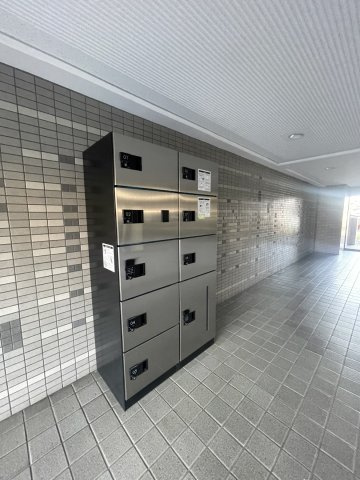 宅配ボックス付きで24時間荷物を受け取ることが可能です♪
