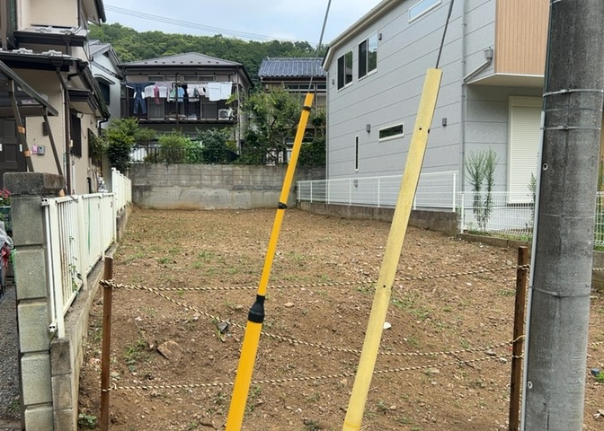 物件の詳細については、現地を見てわかること以外に、役所や法務局などで調べないとわからないことがあります。そのため、現地に行く場合は、もしこの物件を買ったらどのような生活ができるかをイメージしましょう。
