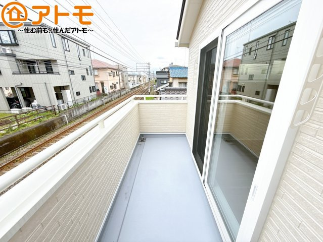 陽当りの良いバルコニーはお洗濯物はもちろんお布団もふかふかになります♪