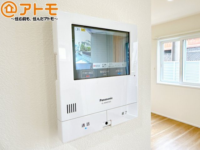 TVモニター付きインターホンは訪問者を確認することができて、防犯性に優れています♪