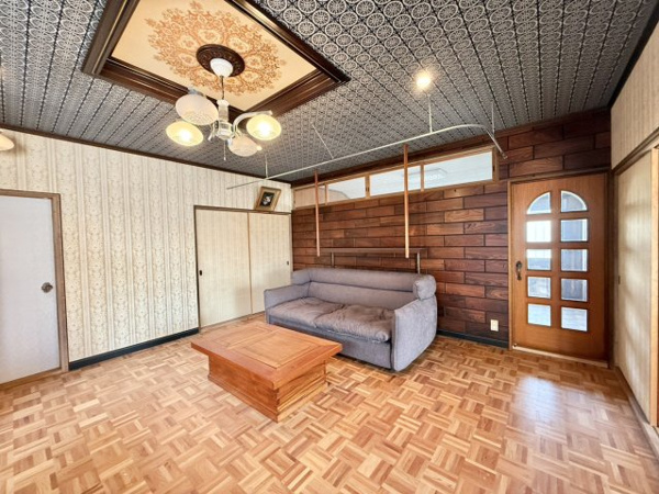 【田尻町　土地建物の洋室】