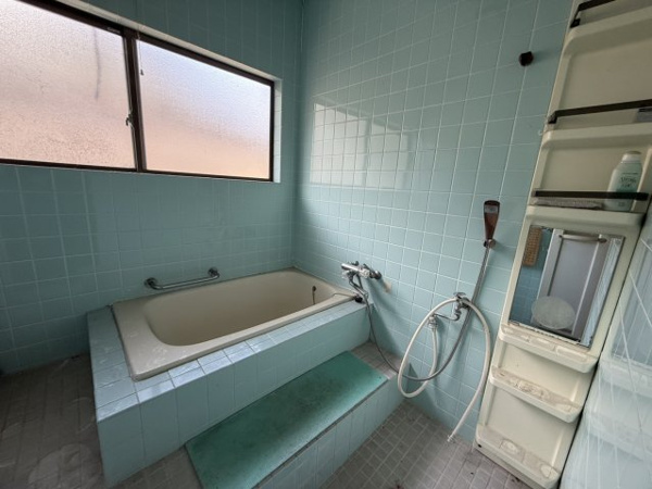 【田尻町　土地建物の浴室】