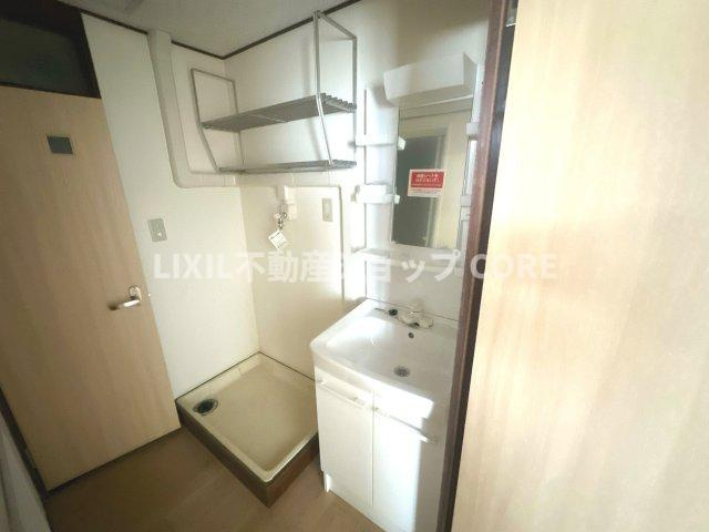収納もあり、スッキリと見映えの良い空間に拵えました。時間に余裕とゆとりを持たせます。　