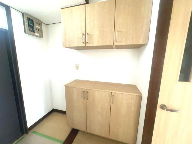 いつも気持ちよくご家族をむかえられるよう、玄関下駄箱収納をフル活用してスッキリとした玄関！　　