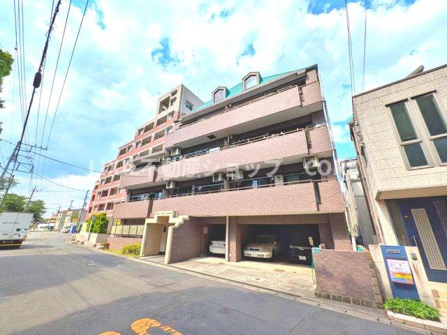 小学校までは徒歩1分でお子様の通学も安心です。子育て環境良好な住環境になります。