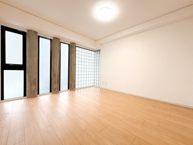 8帖の中部屋になります♪