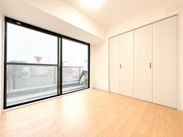 4．5帖の南東洋室になります♪