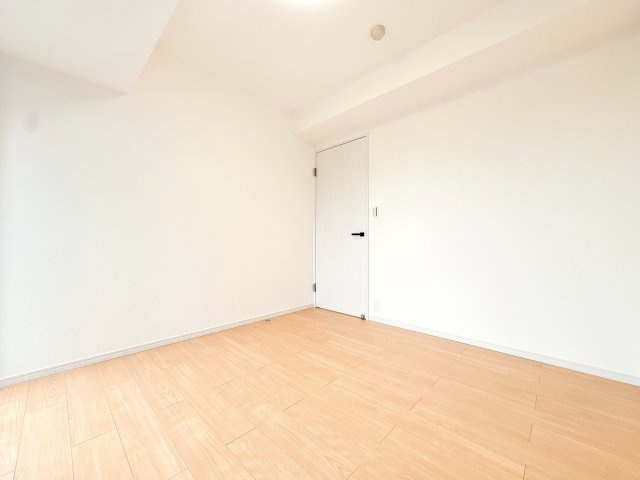 北東洋室の別角度になります♪