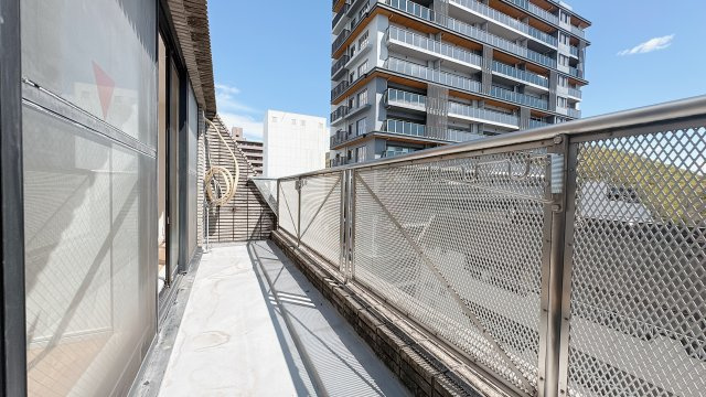 バルコニーになります。